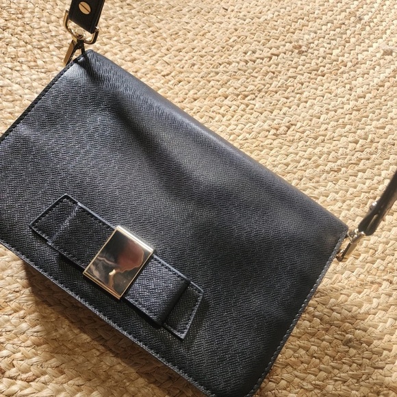 IVANKA TRUMP Elegant Black Handbag - Picture 7 of 12